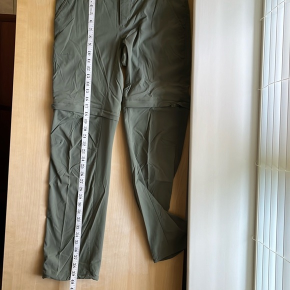 Columbia Women's Saturday Trail II Convertible Hiking Pants in Olive Grn 10 Reg - Picture 9 of 16